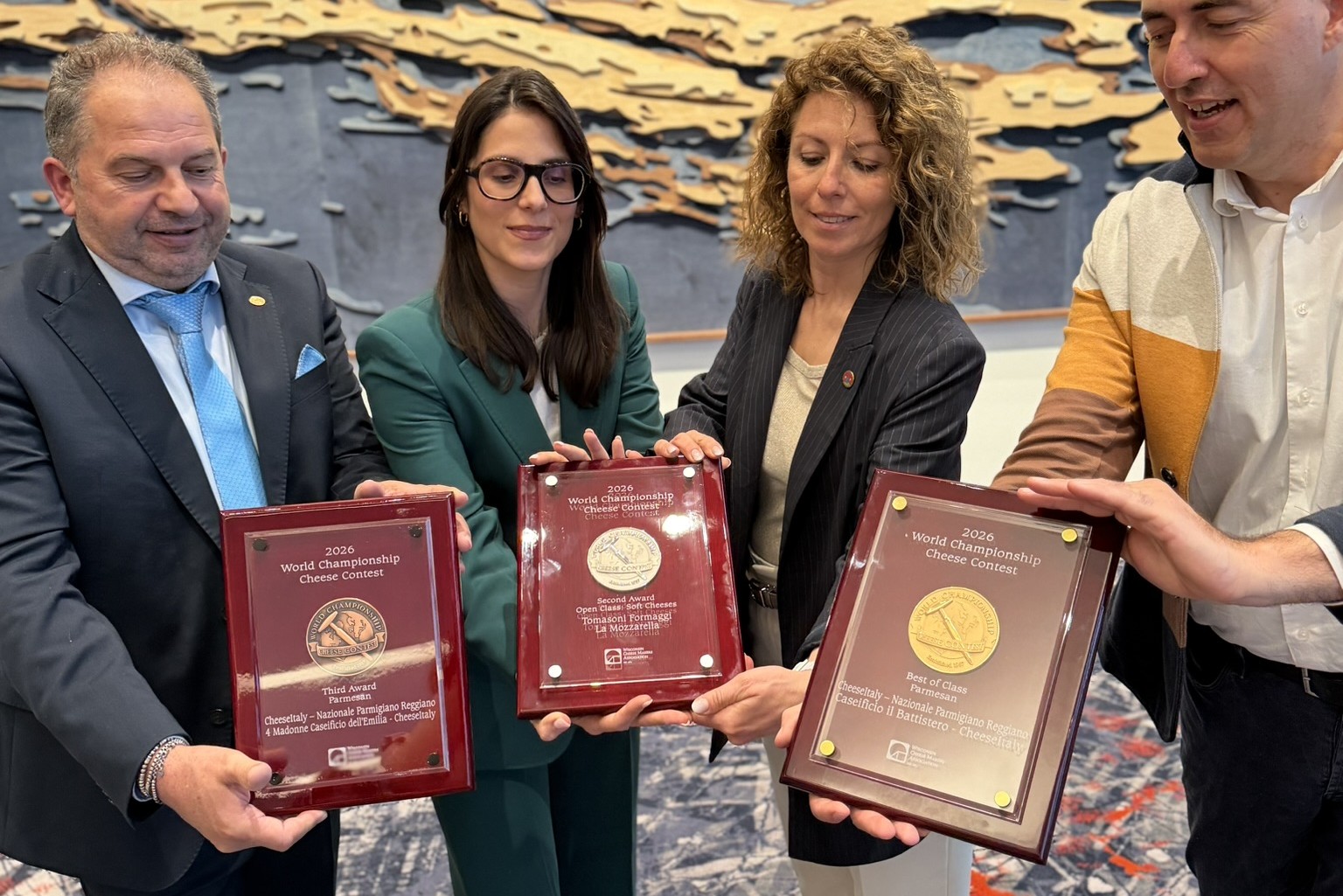 Andrea Nascimbeni, Eva Tomasoni, Valentina Pasini, Gabriele Arlotti premiati